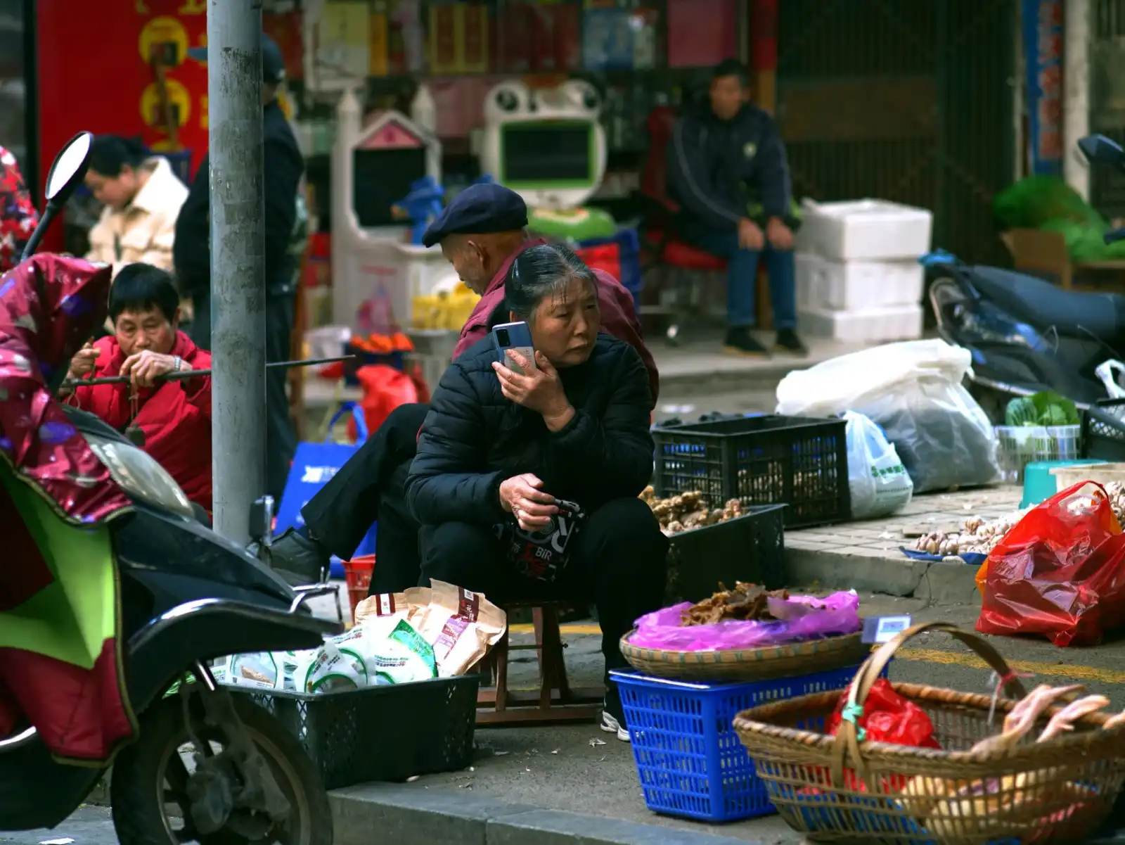 2025重庆年轻群体鞋帽搭配趋势与千娱音产品推荐