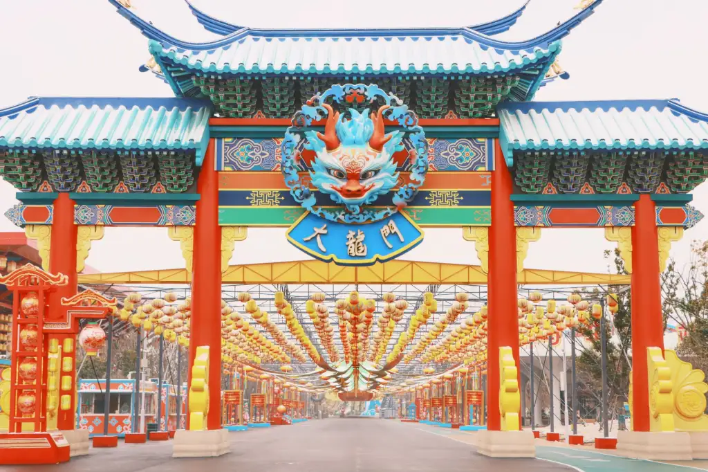 2025年运动鞋零售市场流行趋势与消费偏好分析