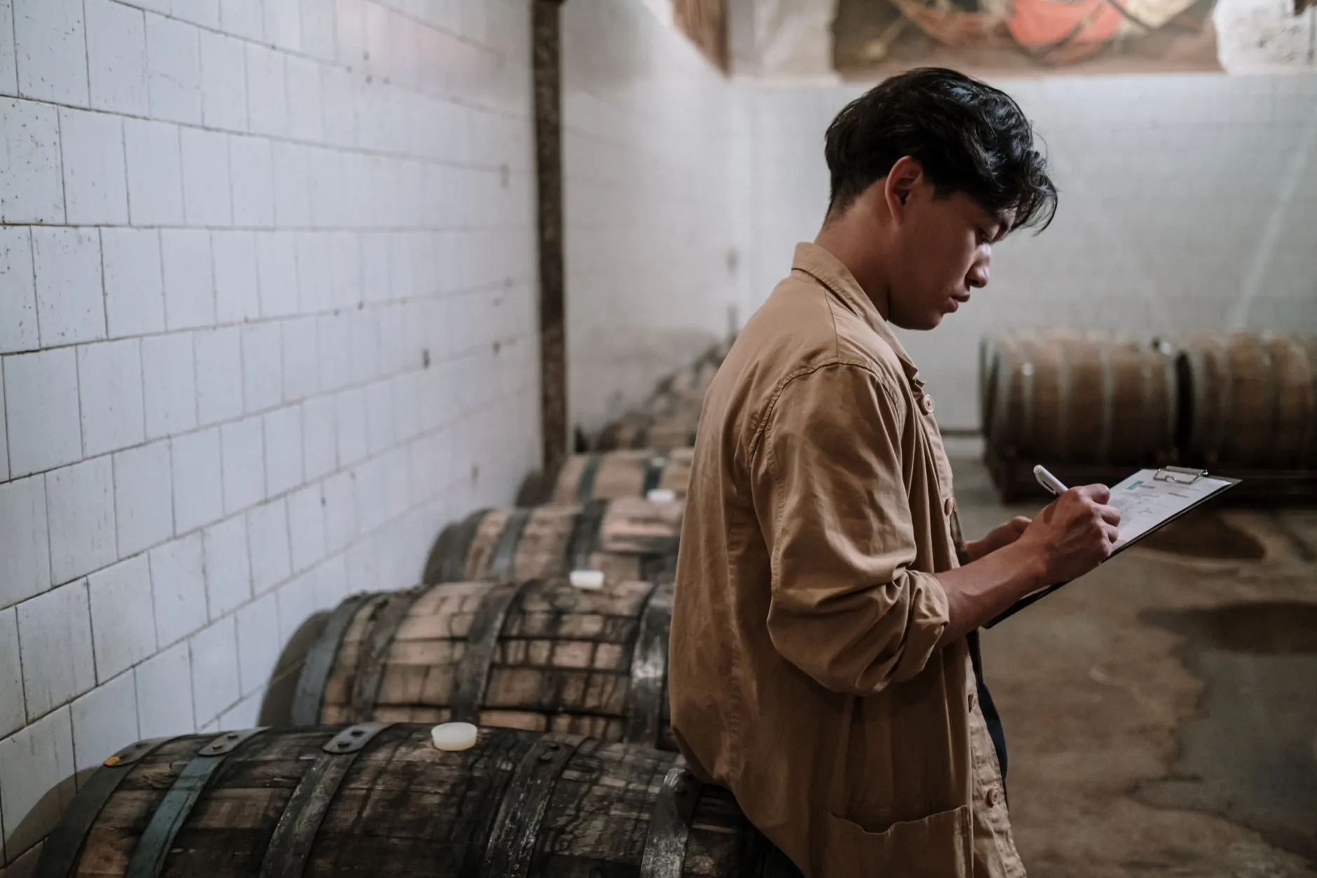 鞋帽零售新趋势：运动鞋与休闲帽如何满足重庆年轻人的日常穿搭需求