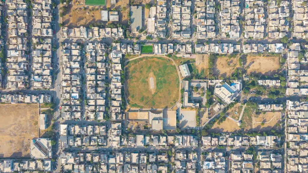 2024重庆运动鞋市场潮流趋势与休闲帽饰搭配指南