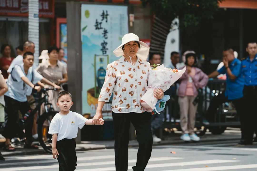 千娱音运动鞋系列材质工艺对比：透气性与耐磨性实测分析